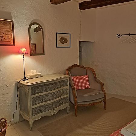La Maison De Gisele Bed & Breakfast Saint-Victor-des-Oules Bagian luar foto