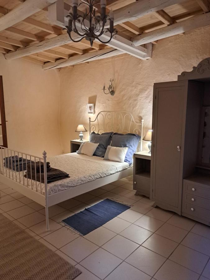 La Maison De Gisele Bed & Breakfast Saint-Victor-des-Oules Bagian luar foto