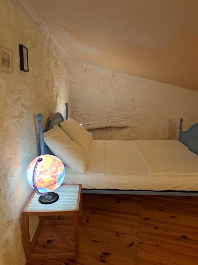 La Maison De Gisele Bed & Breakfast Saint-Victor-des-Oules Bagian luar foto